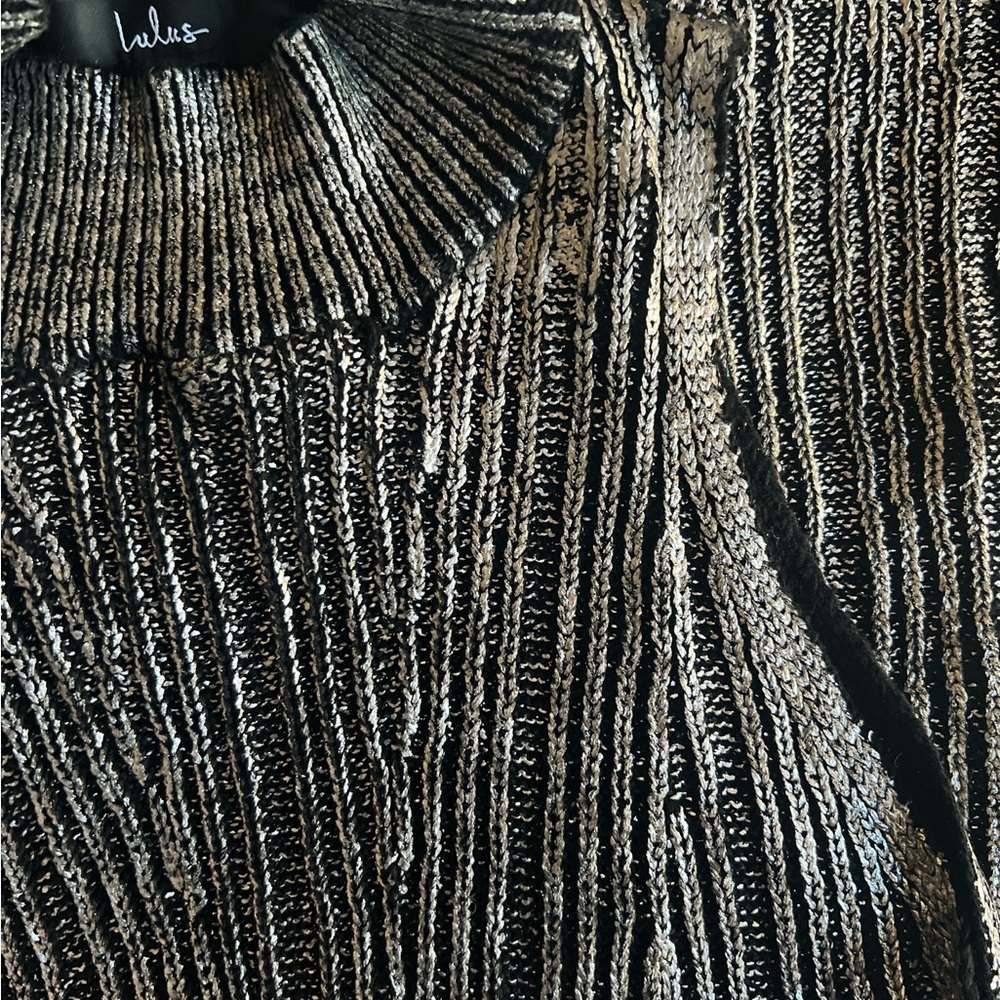Lulu’s Metallic Silver and Black Sleeveless Sweater Dress - Picture 3 of 6